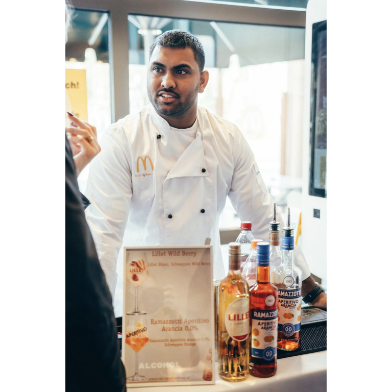 Barkeeper von Easybarservice für eine Veranstaltung bei Mc Donalds.