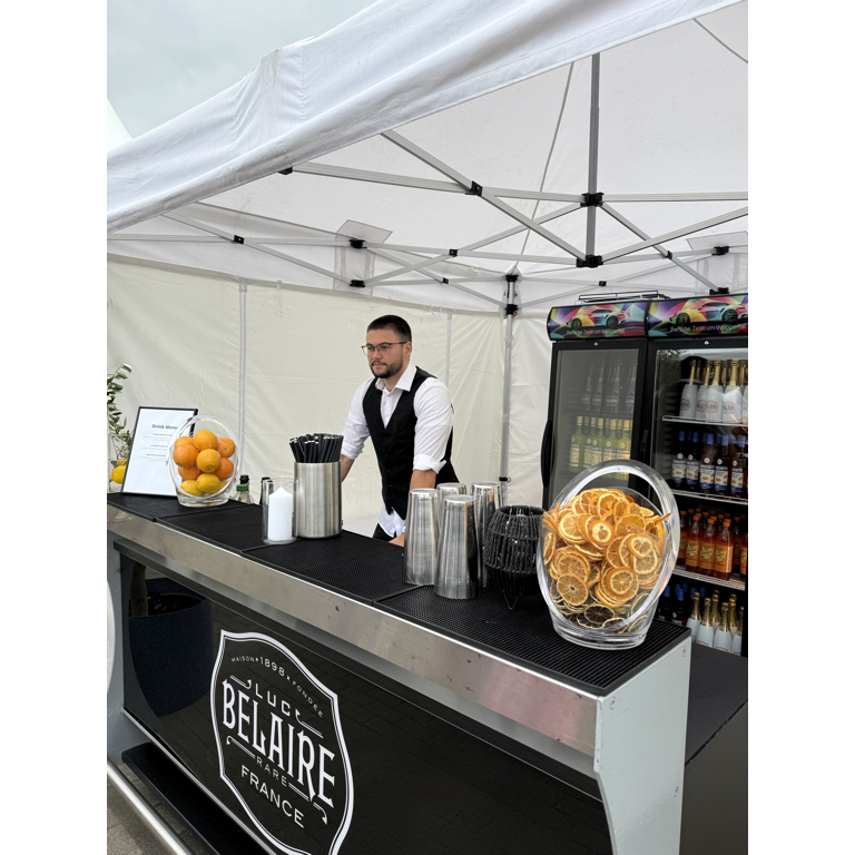 Barkeeper von Easybarservice für eine Veranstaltung bei Belaire.